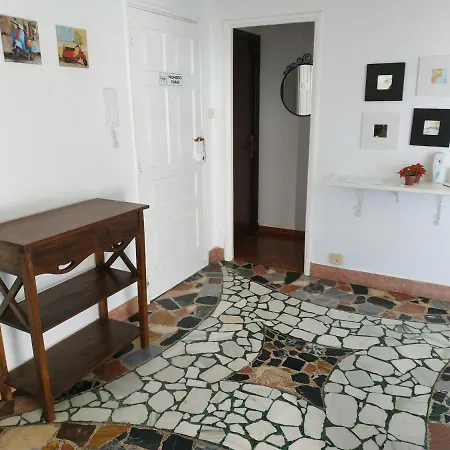 Rua Pino 110 * Βίγκο