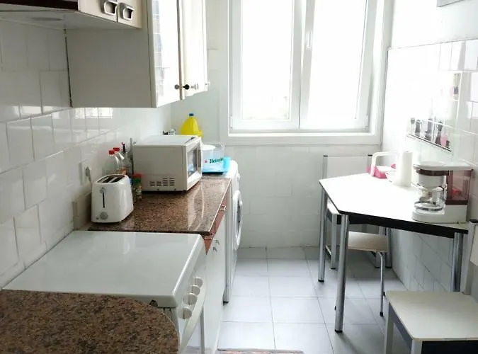 Rua Pino 110 * Βίγκο